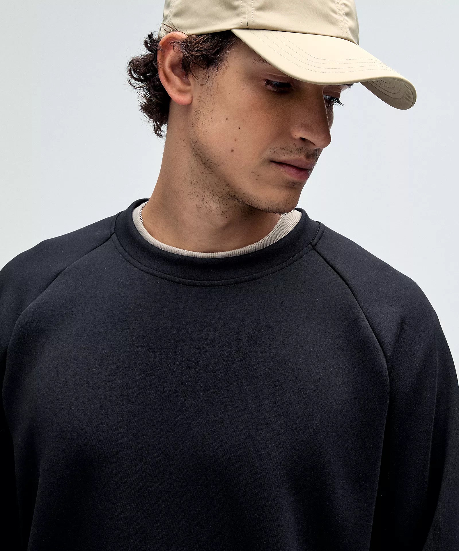 Smooth Spacer Classic-Fit Crew