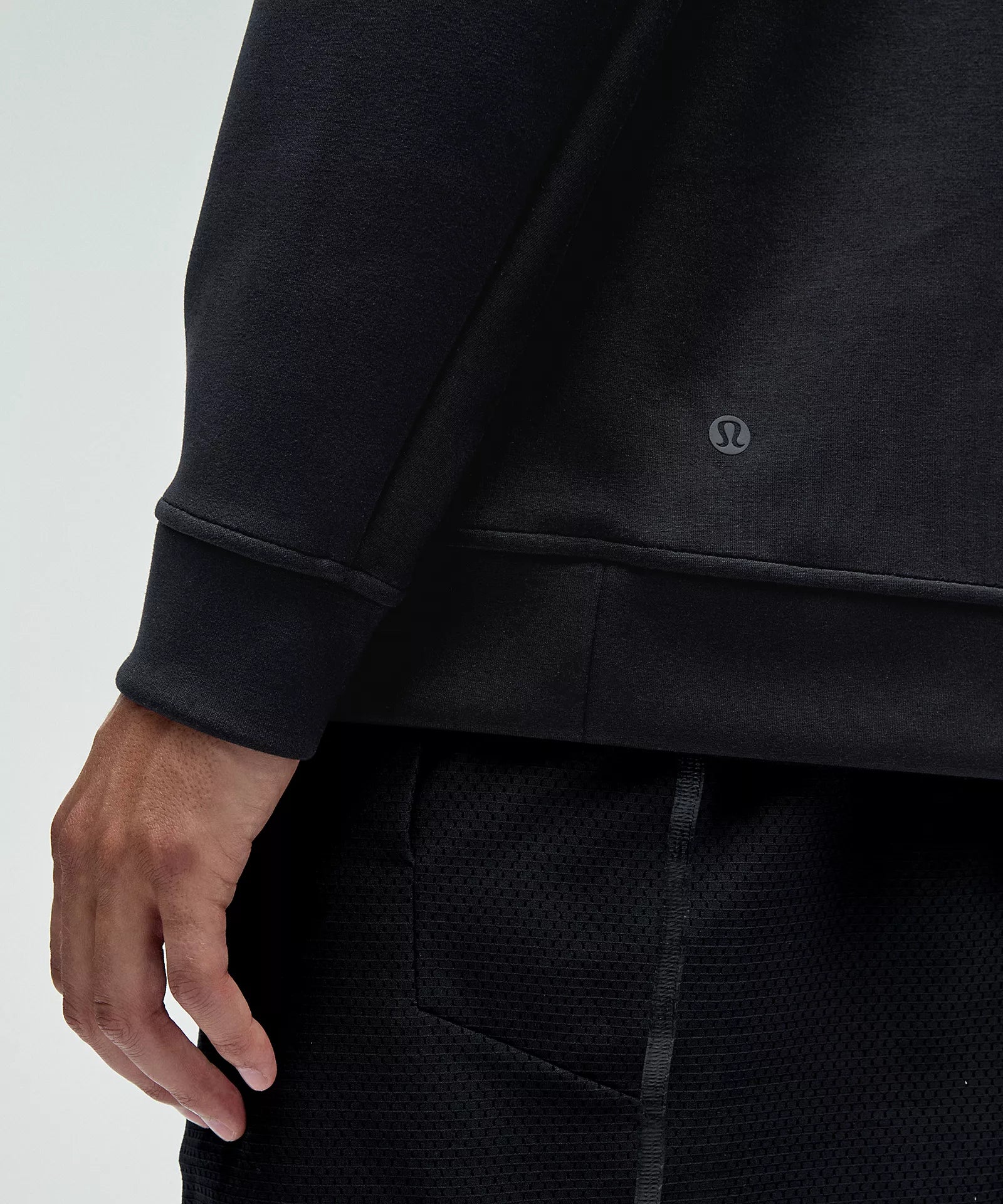Smooth Spacer Classic-Fit Crew