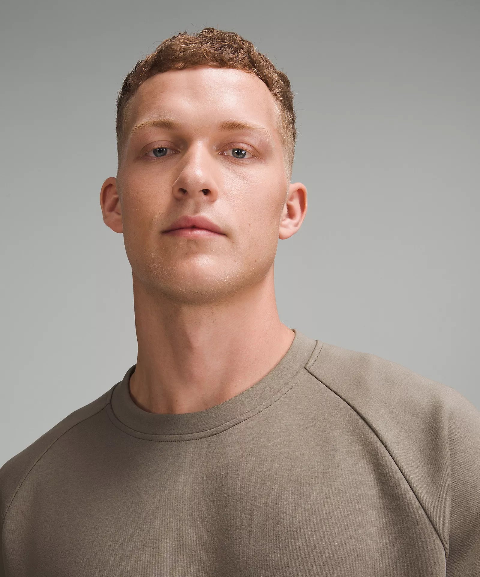 Smooth Spacer Classic-Fit Crew