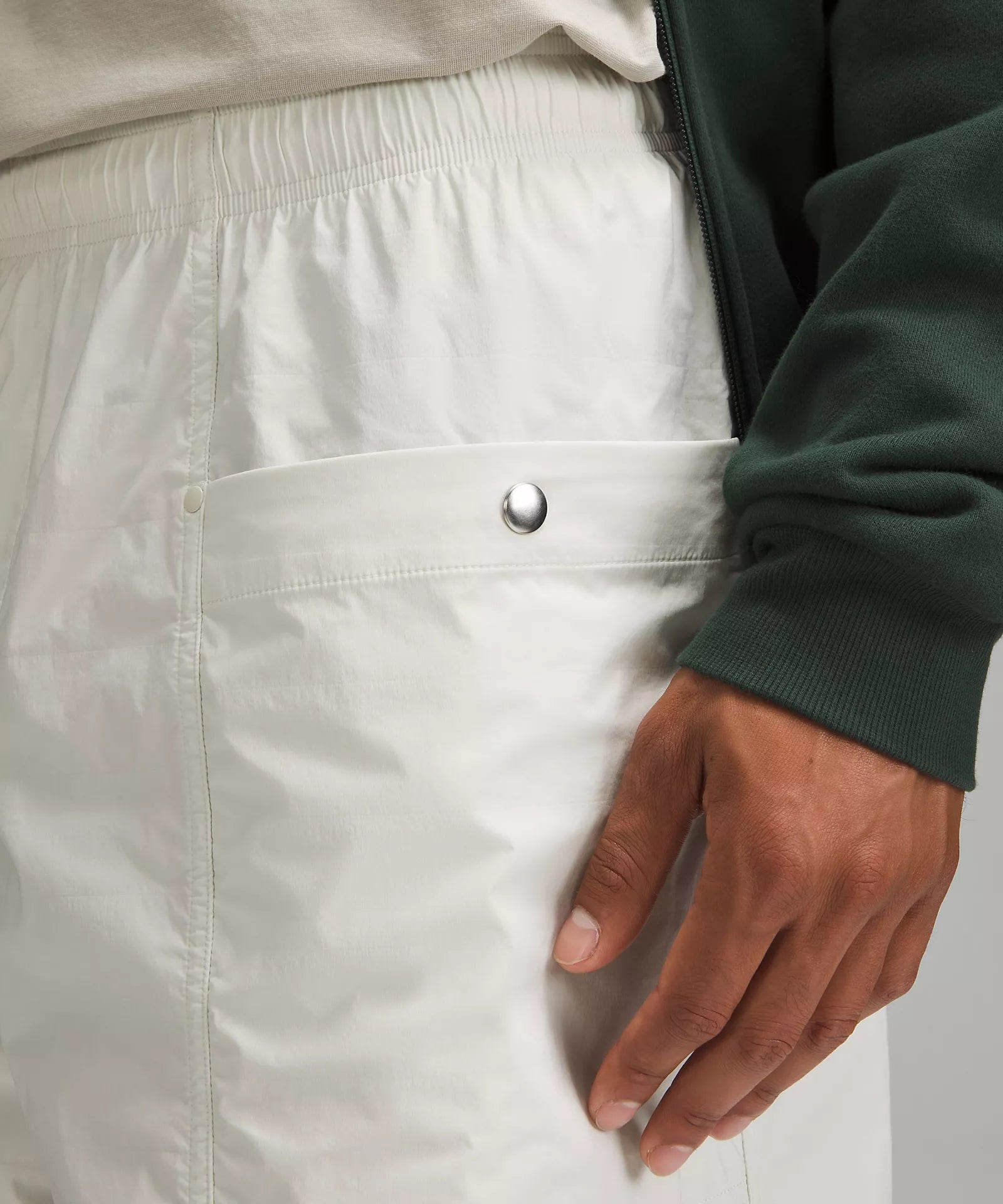 Lightweight Cargo Pocket Short 8"