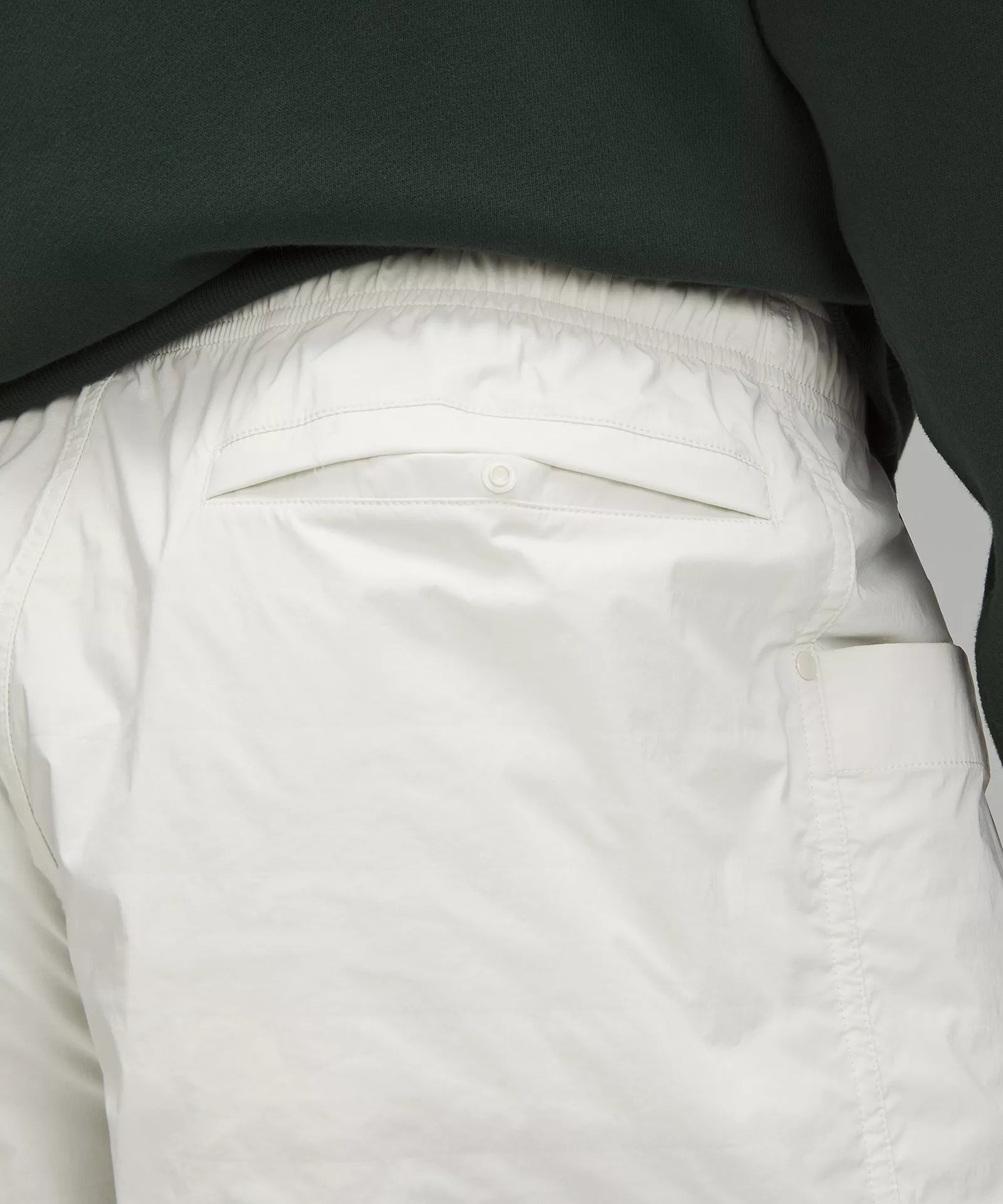 Lightweight Cargo Pocket Short 8"