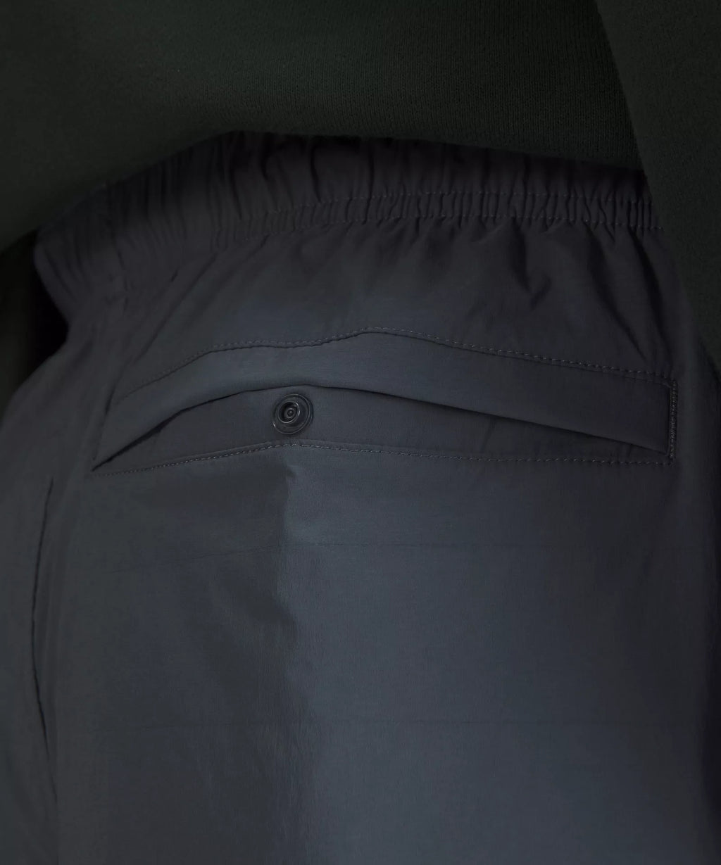 Lightweight Cargo Pocket Short 8"