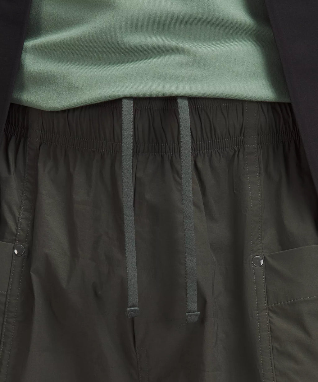 Lightweight Cargo Pocket Short 8"
