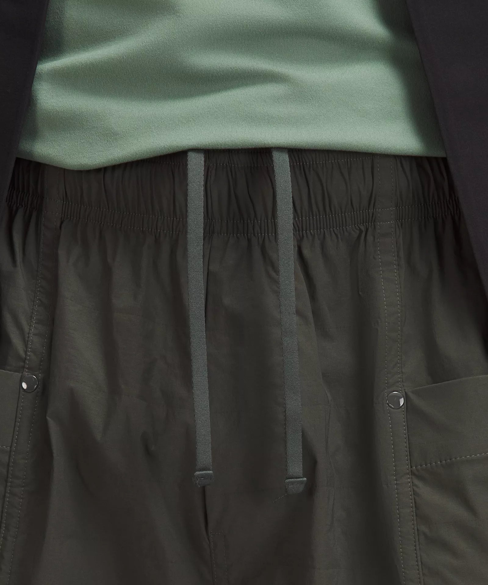 Lightweight Cargo Pocket Short 8"