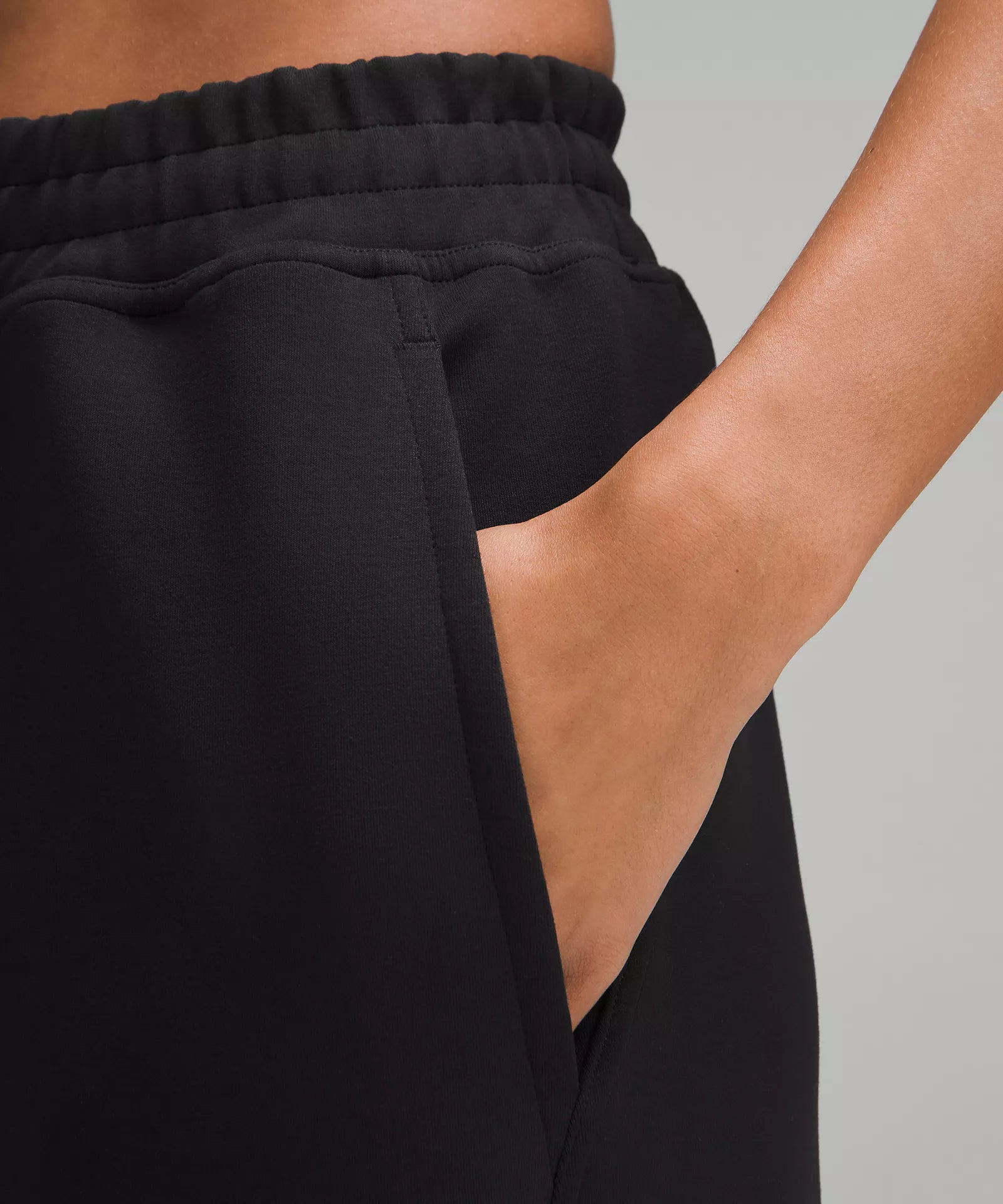 Smooth Spacer Jogger Emboss